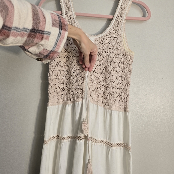 Boho Elegant Crochet Women's Dress in Cream and White - Picture 3 of 3